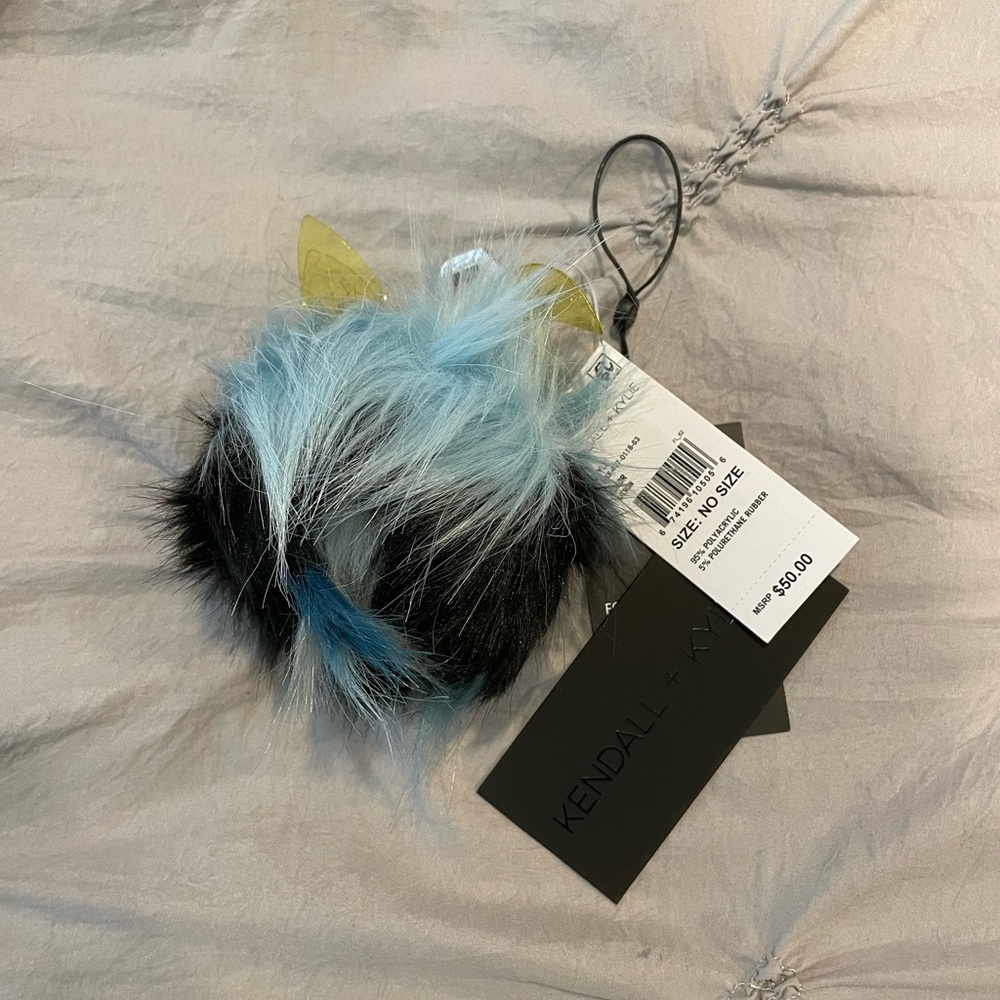 KENDALL & KYLIE key chain